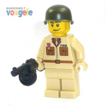 CustomBricks Figure U.S. Offizier mit Waffe tan made of LEGO bricks